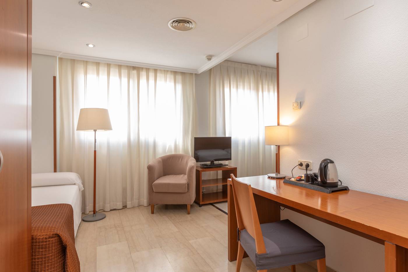 Porcel-Torre-Garden-Room-8