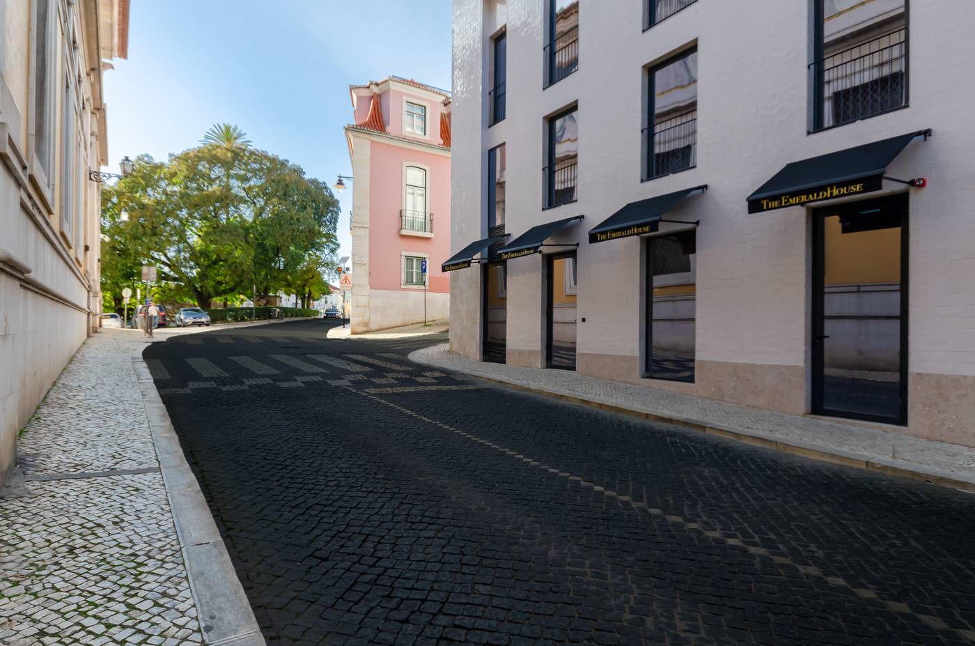 The-Emerald-House-Lisbon--Curio-Collection-by-Hilt-General-view-5