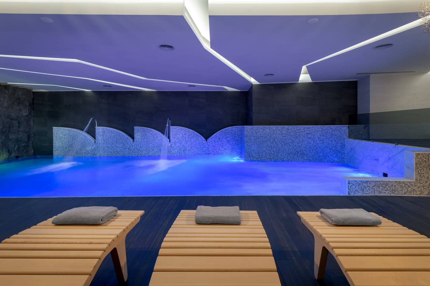 Olympic-Palace-Hotel-Pool-90