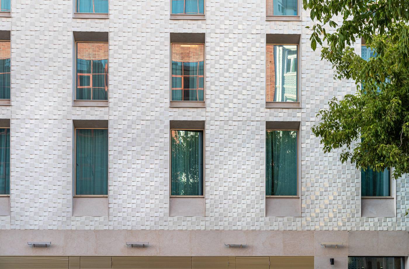 Holiday-Inn-Express-Lisbon---Plaza-Saldanha-General-view-11