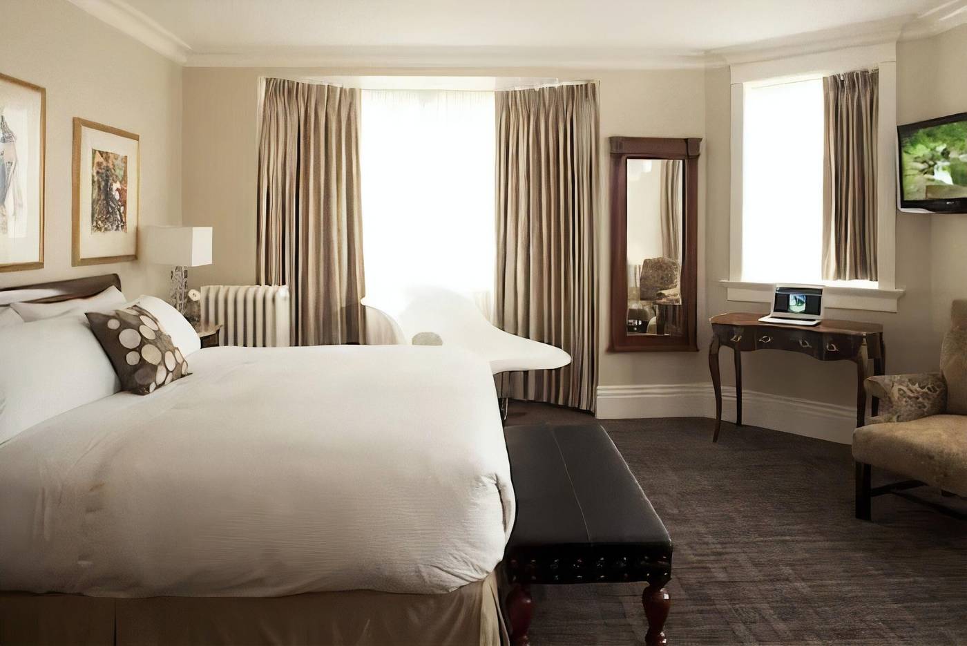 Victorian-Hotel-Vancouver-Room-51