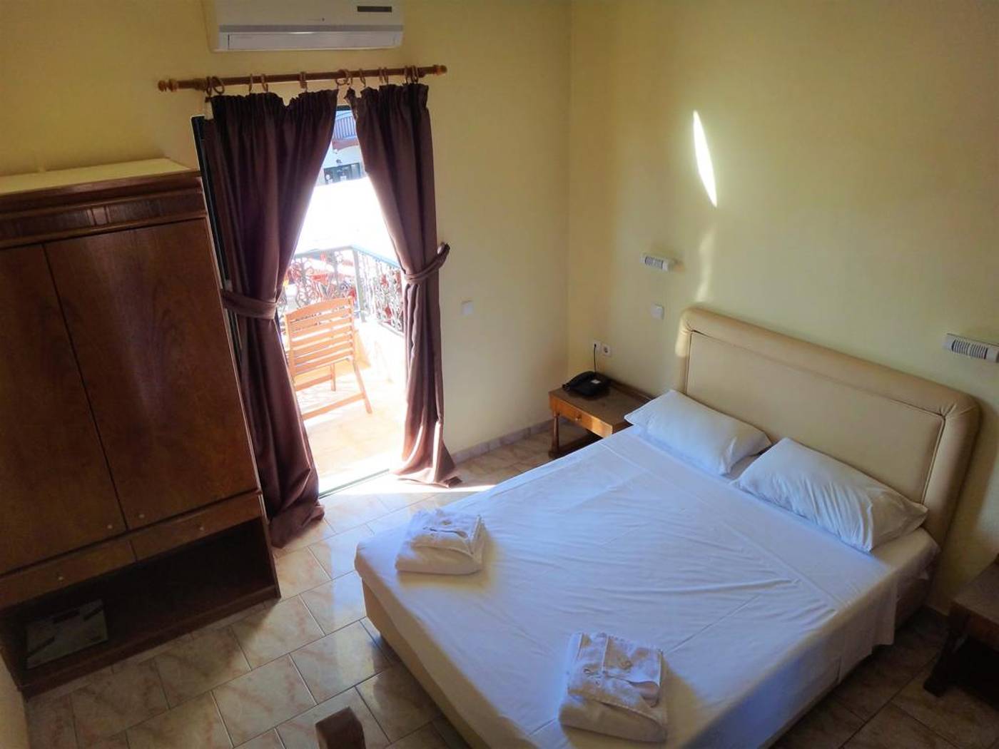 Diogenis-Blue-Palace-Room-22