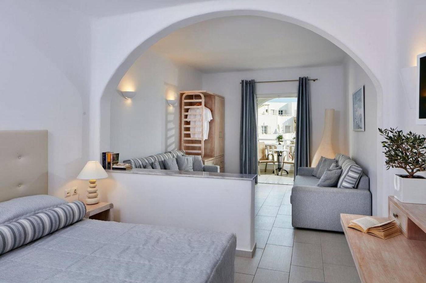 Aegean-Plaza-Room-13