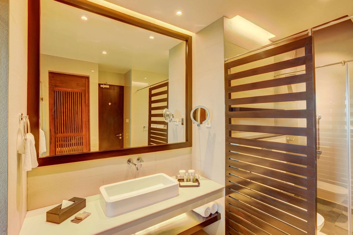 DoubleTree by Hilton Weerawila Rajawarna Resort-Sri Lanka-Weerawila-Room-7
