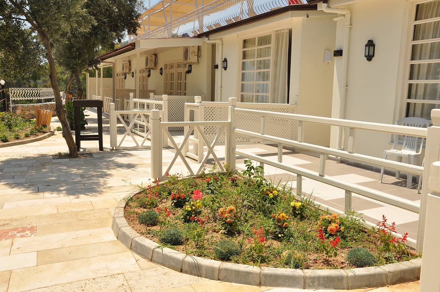 Nicholas-Park-Hotel-Terrace-16