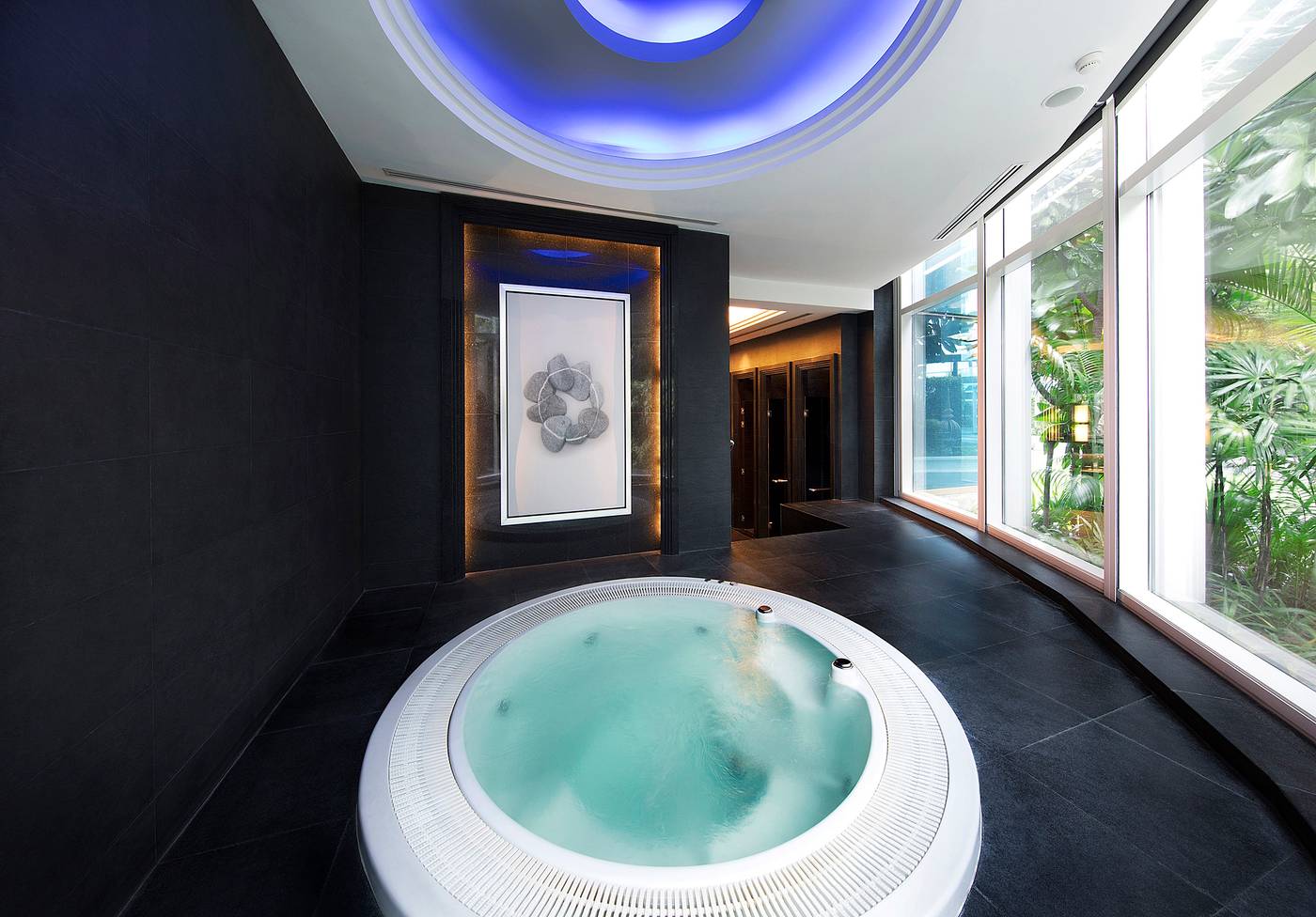 Grande-Centre-Point-Hotel-Terminal-21-Sports-and-Entertainment-39