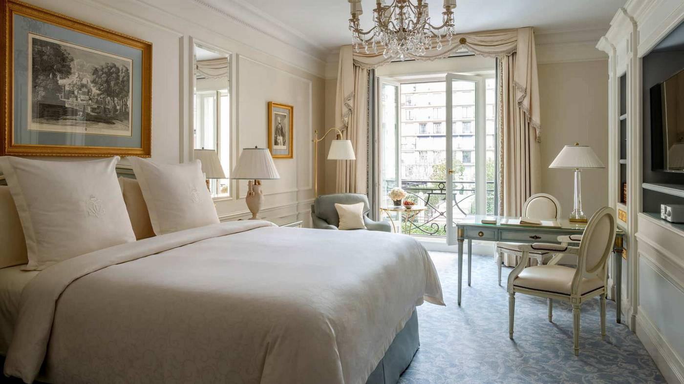 Four-Seasons-Hotel-Paris-Room-16