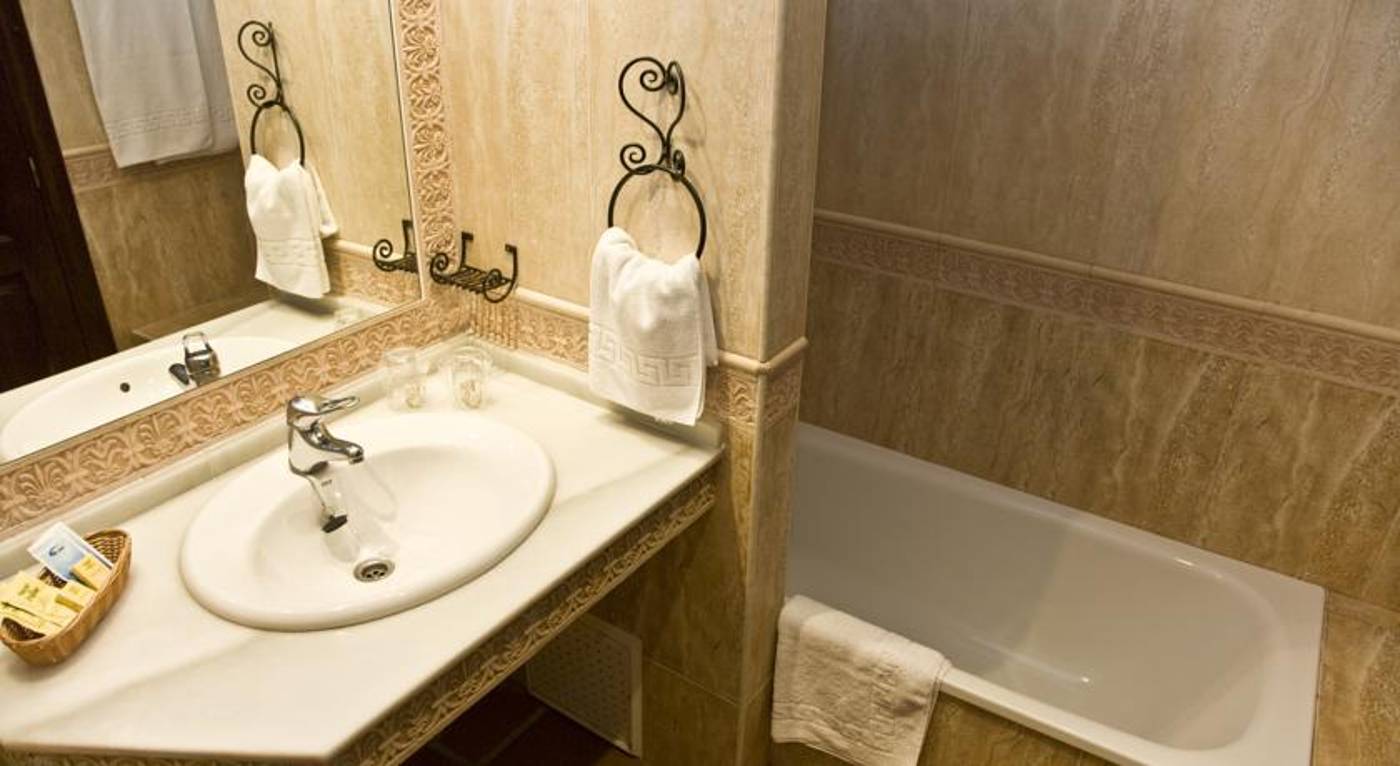 Hotel-Avenida-Playa-General-view-5