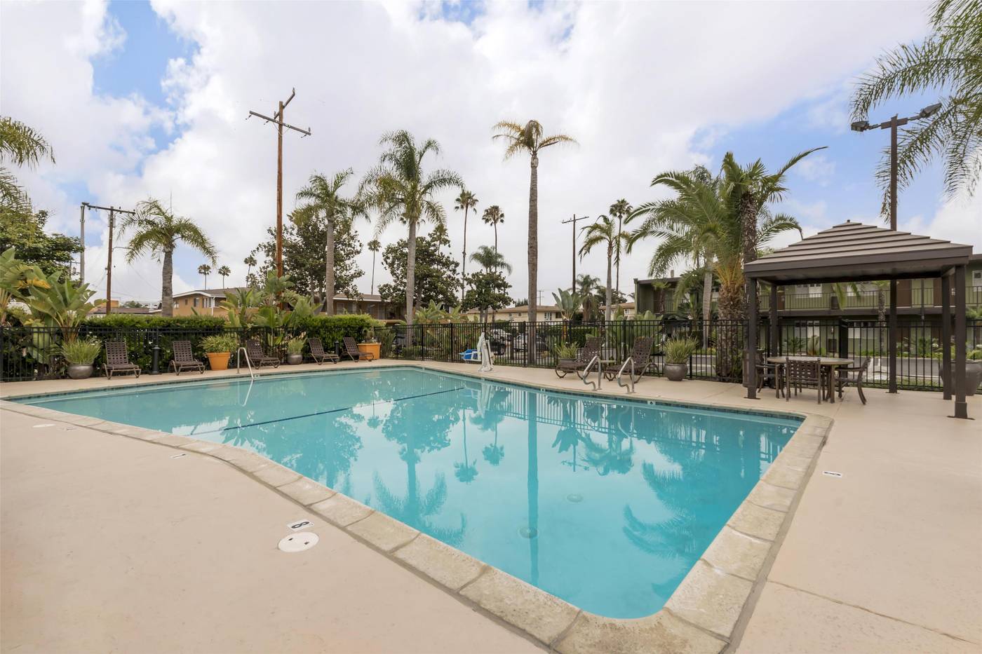 Best-Western-Plus-Pavilions-Pool-48