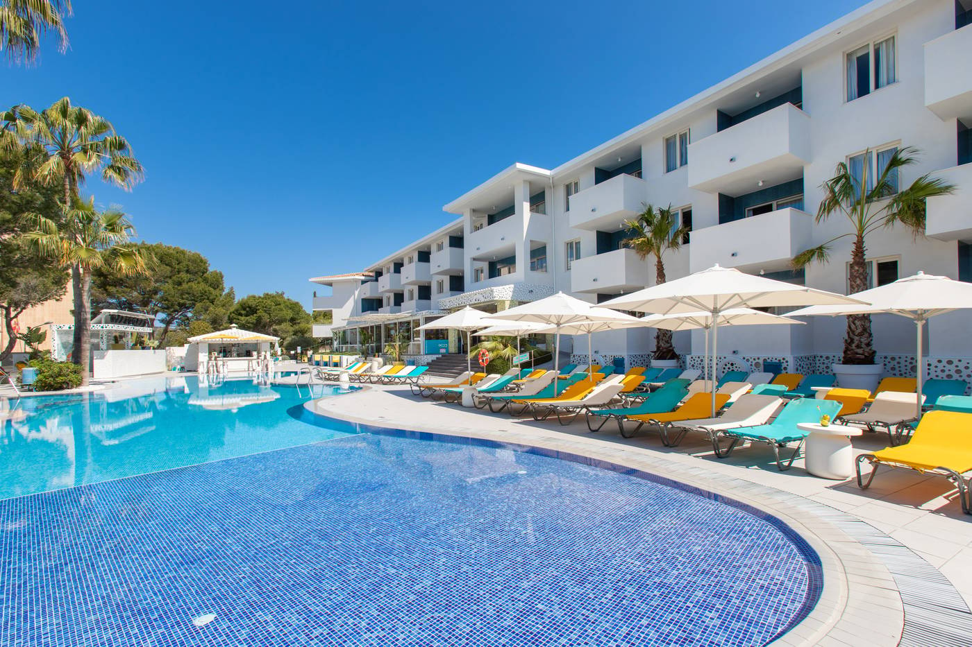 Sotavento Club Apartments - Magaluf, Majorca - On The Beach