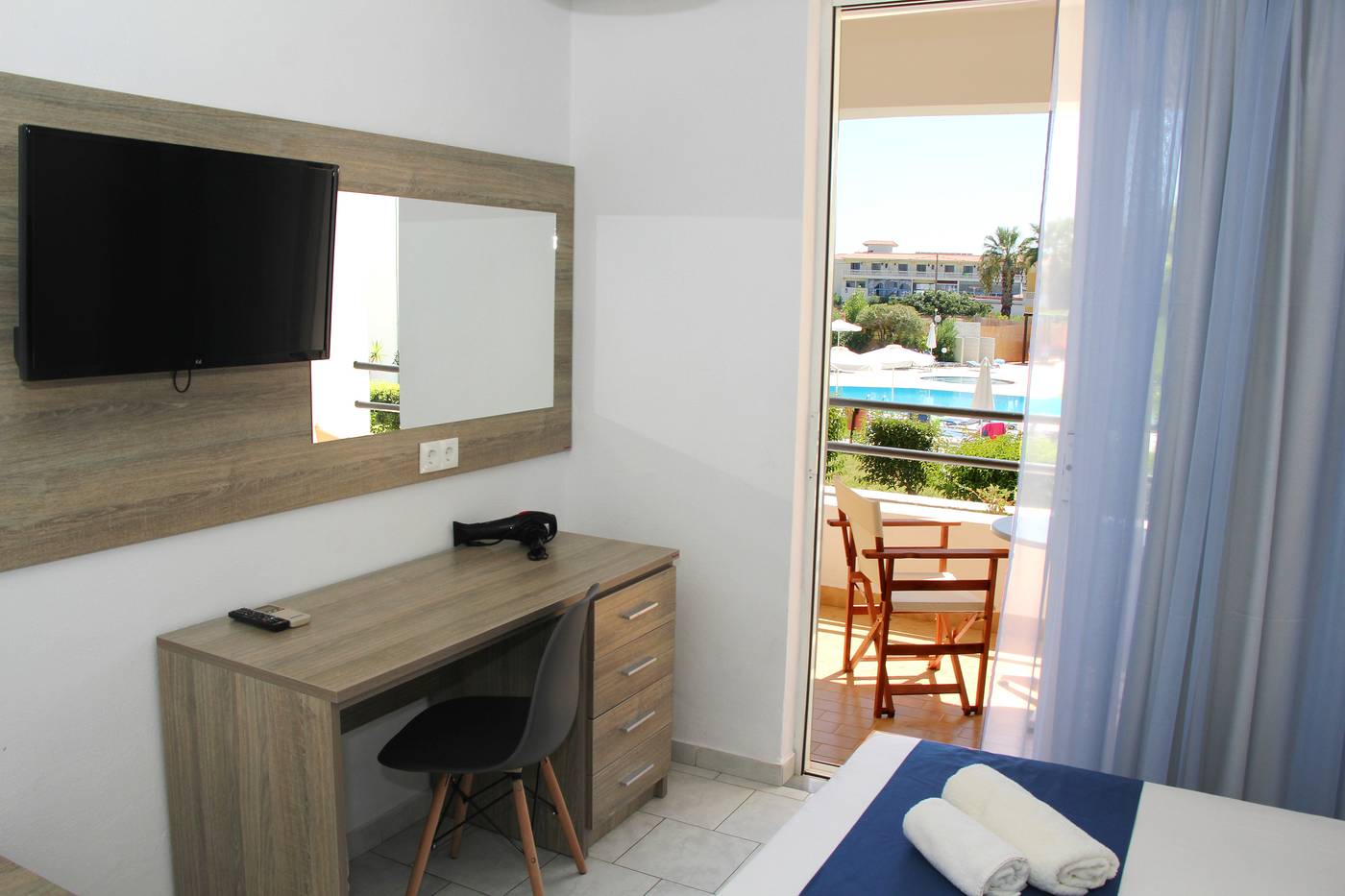 Lardos-Bay-Room-33