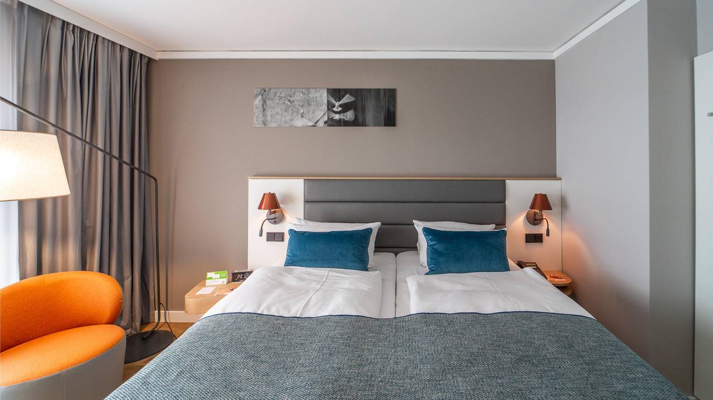 Holiday-Inn-Berlin-Airport-Conference-Center-Room-25