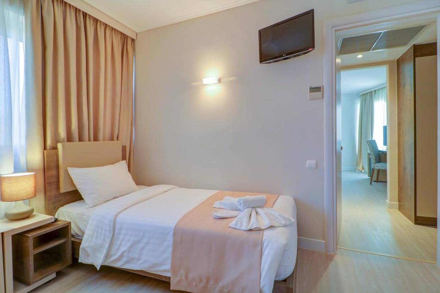 Bomo-Club-Palace-Hotel-Room-25
