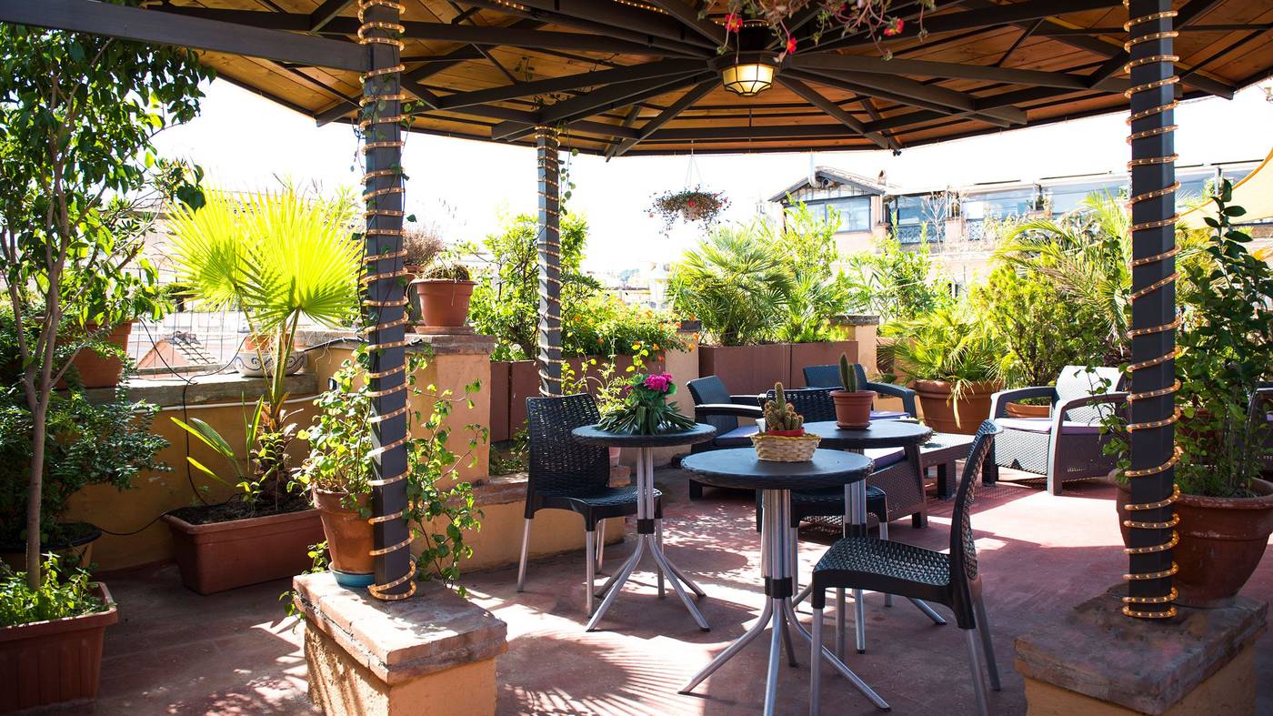 Pantheon-Inn-Terrace-16