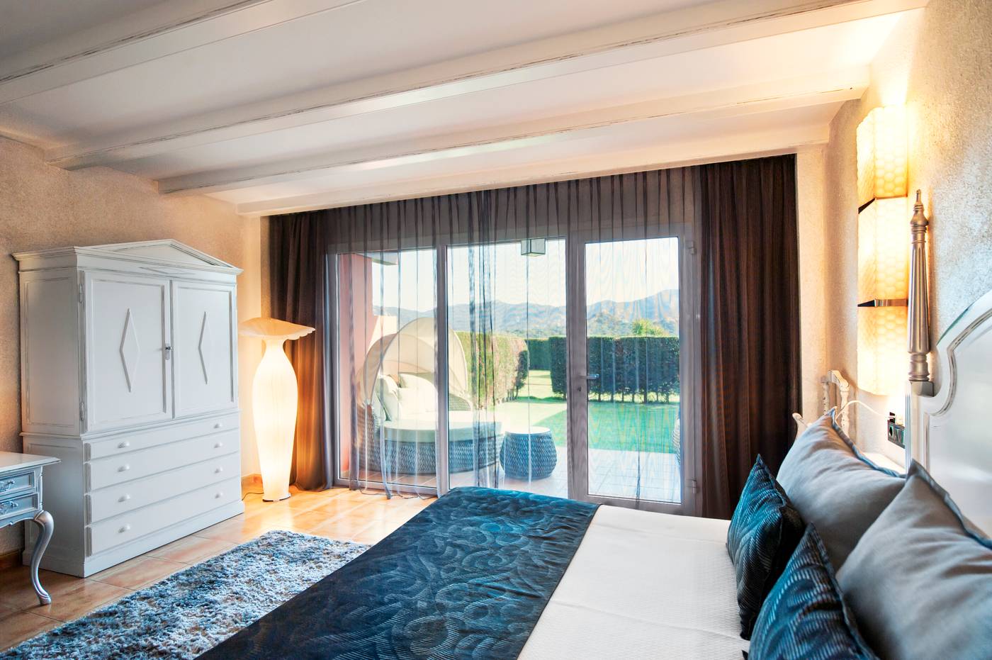 Mas-Tapiolas-Room-32