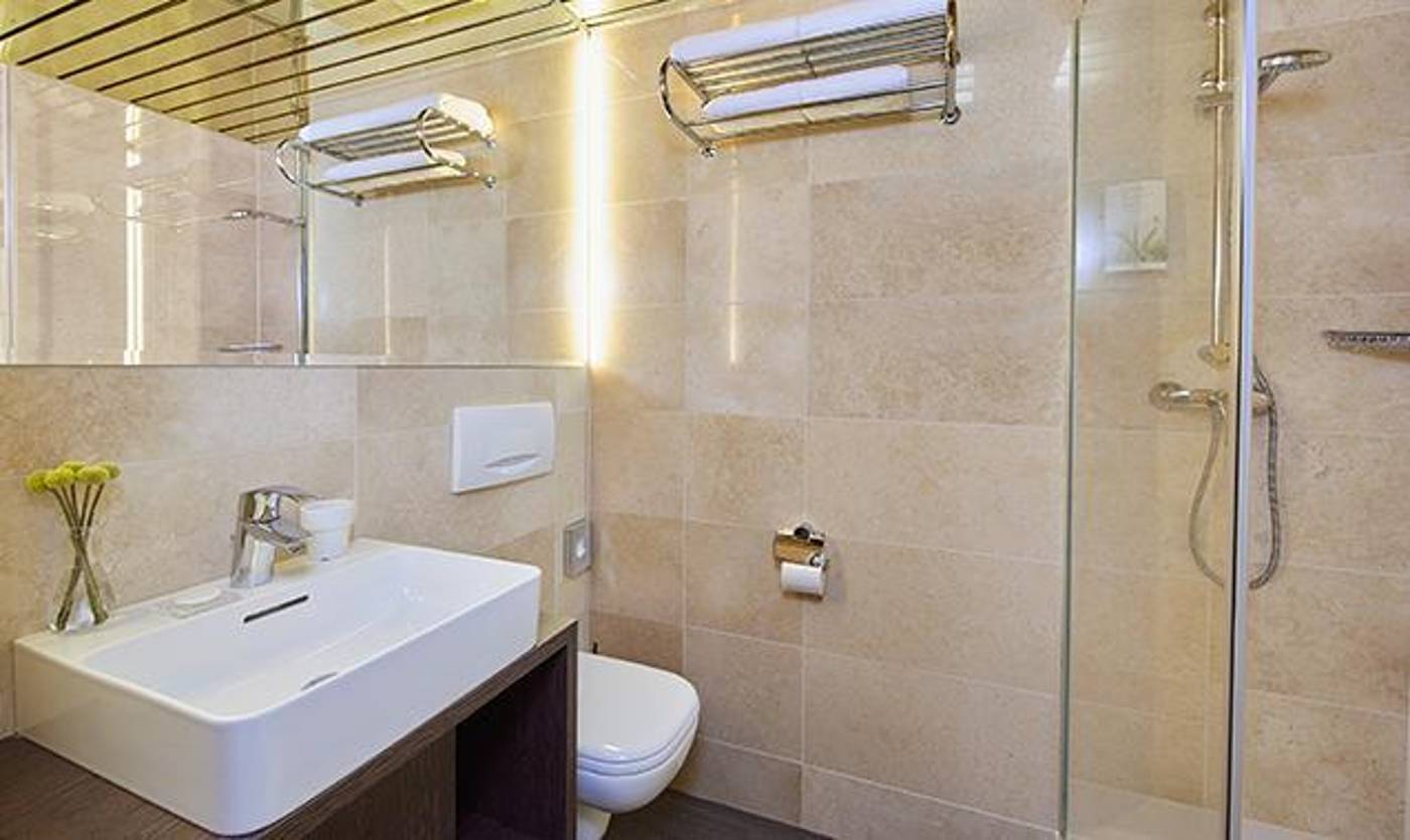 Derag Livinghotel Maximilian-Germany-NUREMBERG-Lobby-9