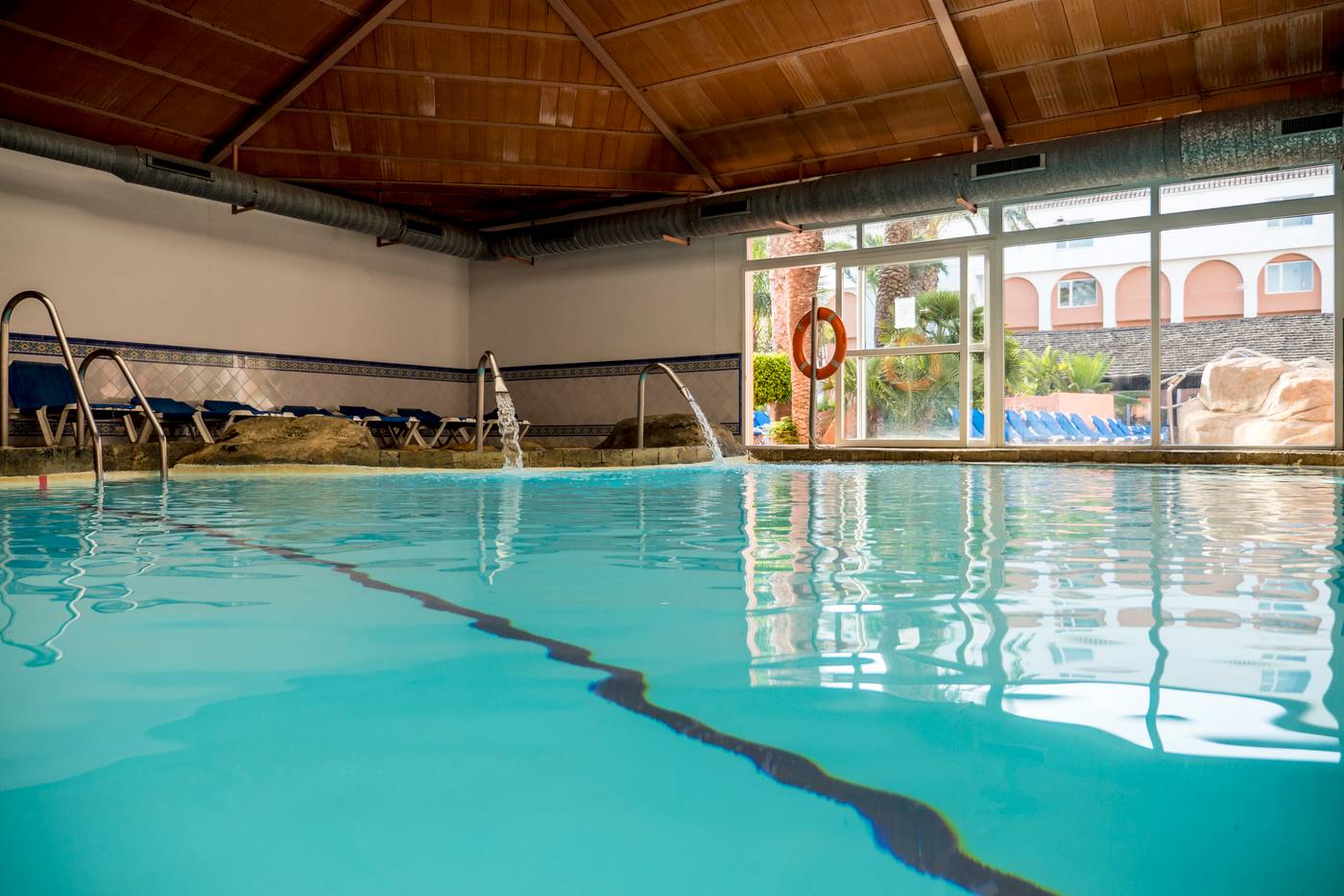 Diverhotel-Roquetas-Pool-32