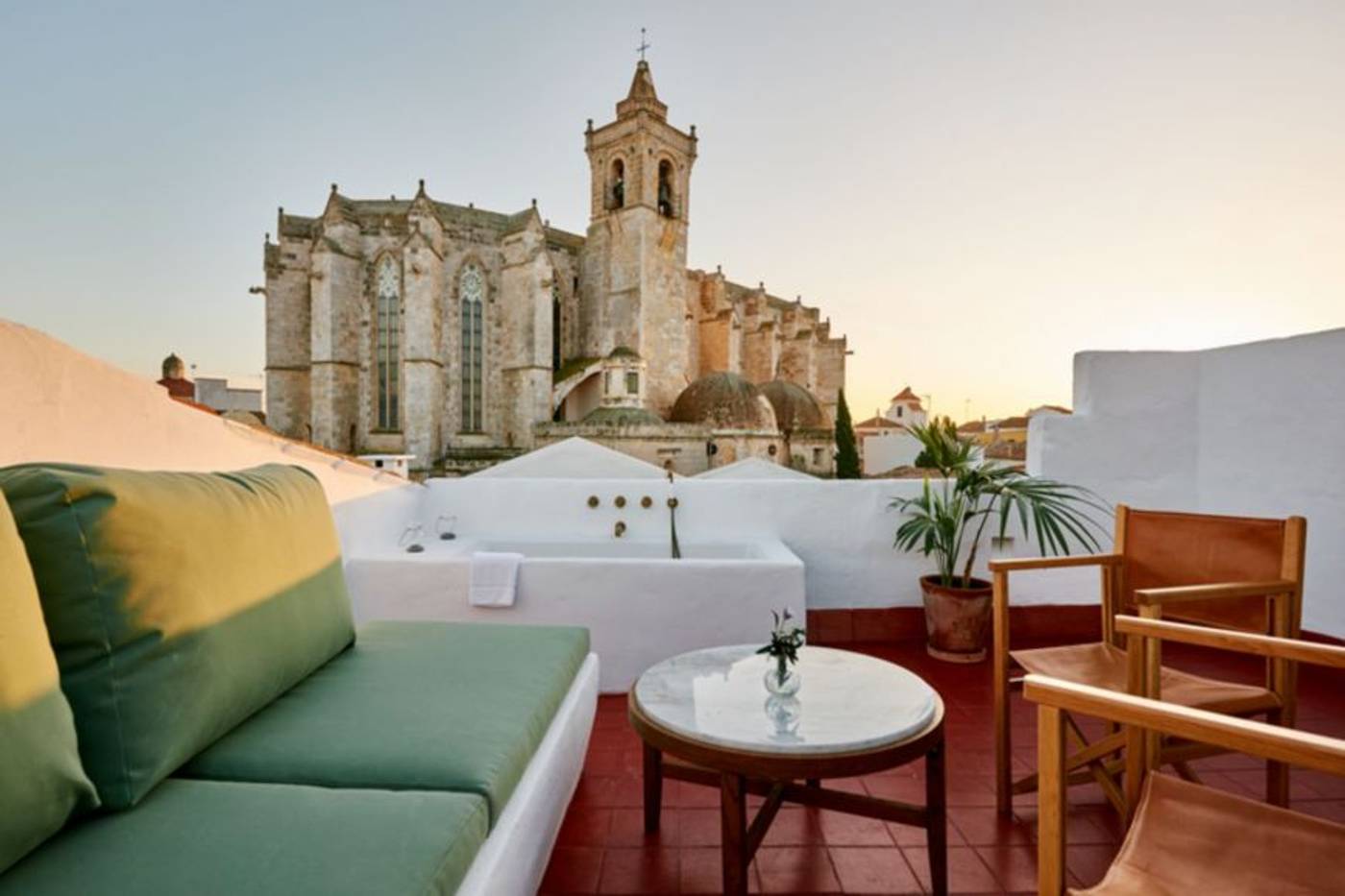 Can-Faustino-Room-11