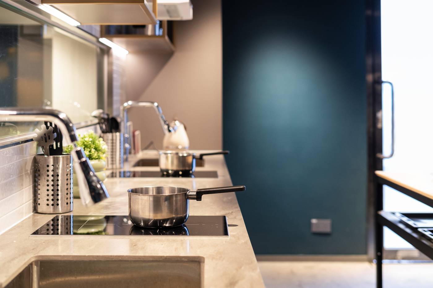 Dash-Living-on-Hollywood-General-view-11