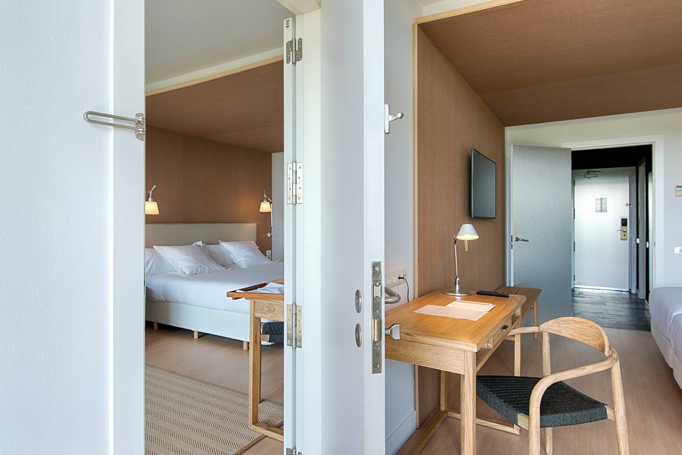 Double-Tree-by-Hilton-Hotel-Emporda-Room-10