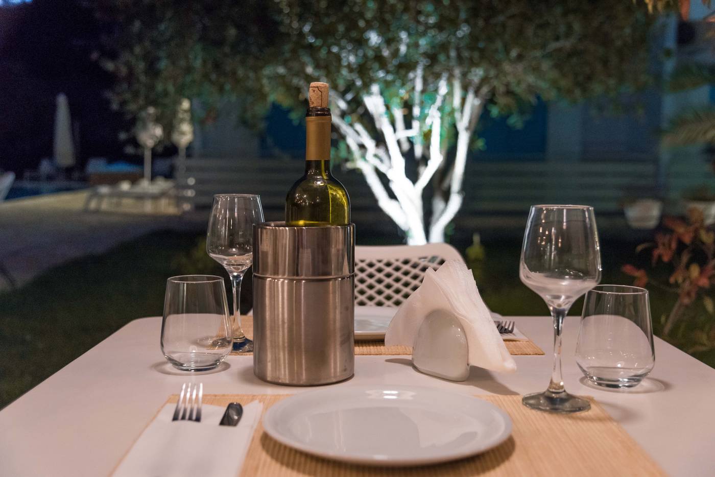 ELE-NAS-bohotel---Annex-Apartments-Restaurant-22