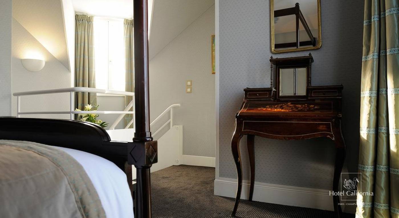 California-Paris-Champs-Elys----es-Room-29