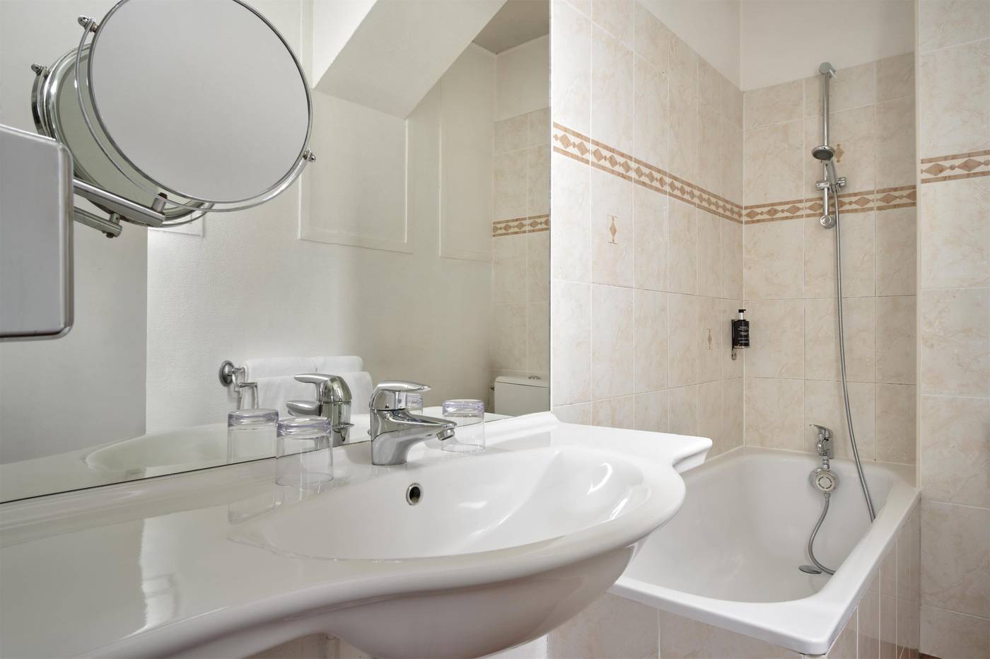 Abaca-Messidor-by-Happyculture-Room-34