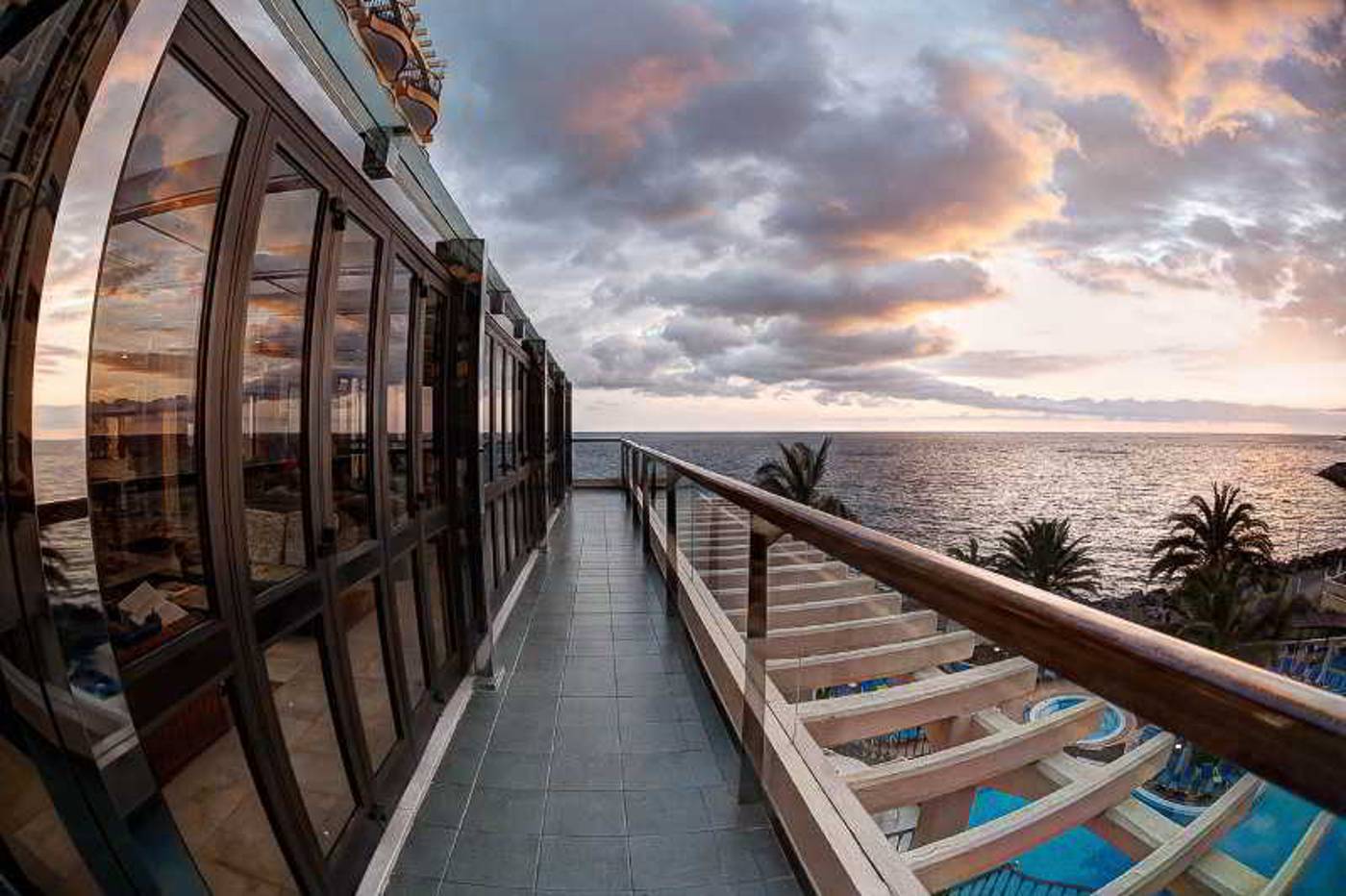 Bull-Dorado-Beach---Spa-Terrace-42