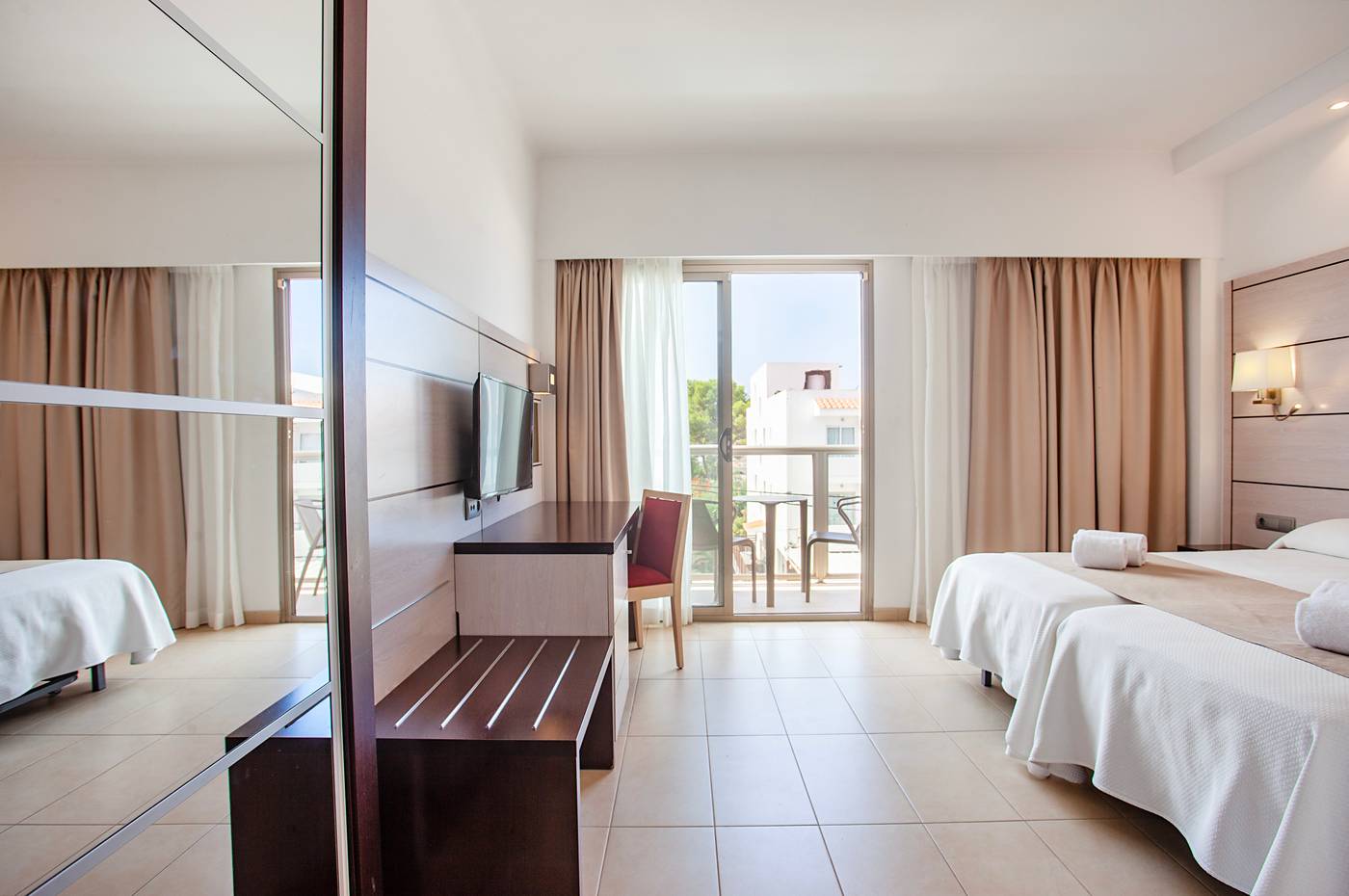 Puchet-Hotel-Room-30