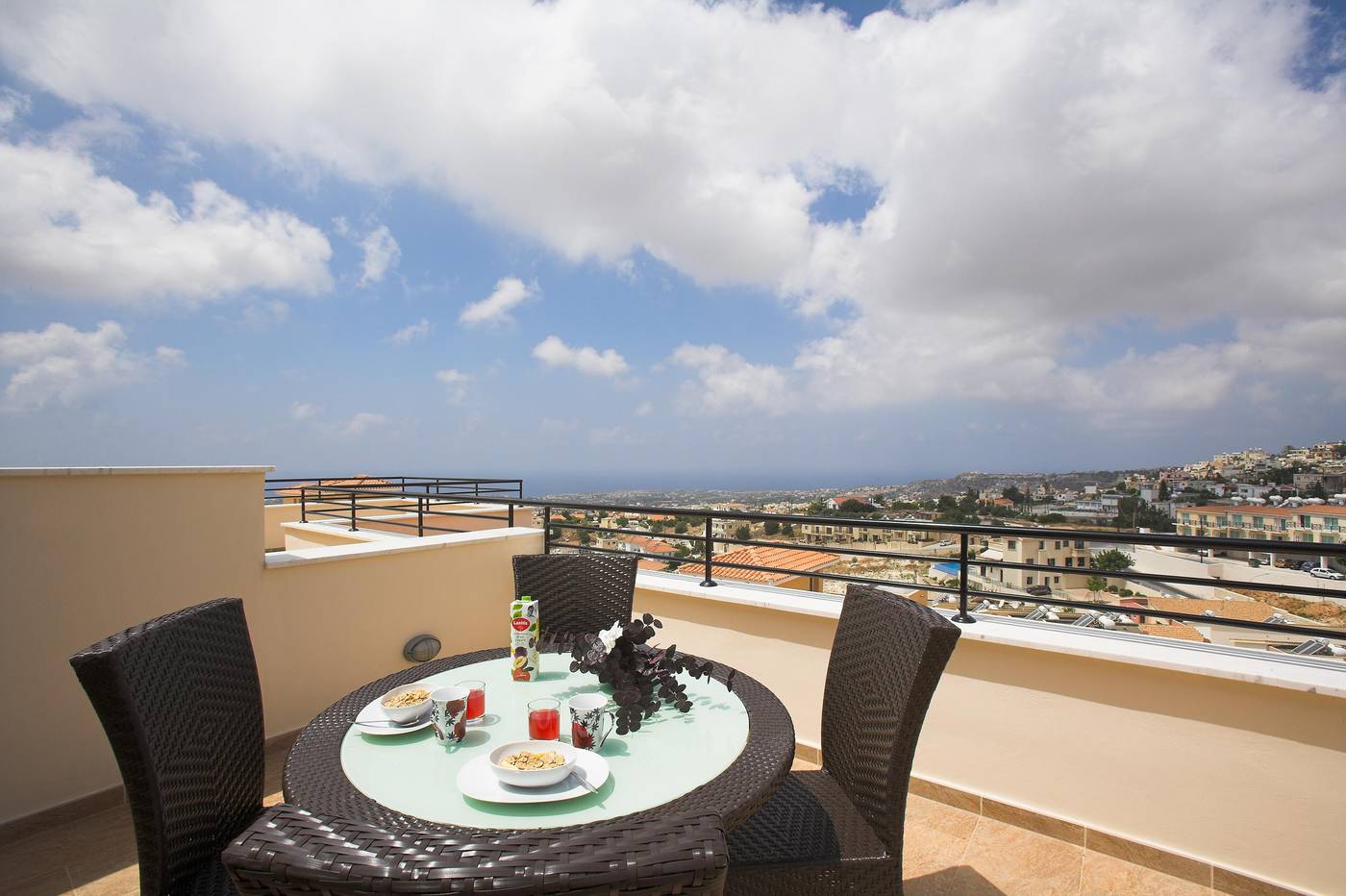 Club-Coral-View-Resort-Terrace-18