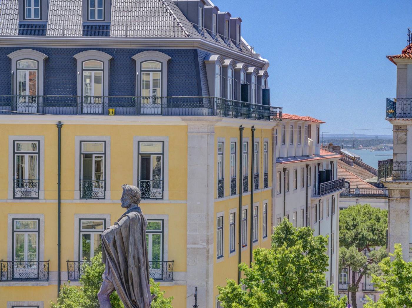 Solar-Dos-Poetas-Room-9