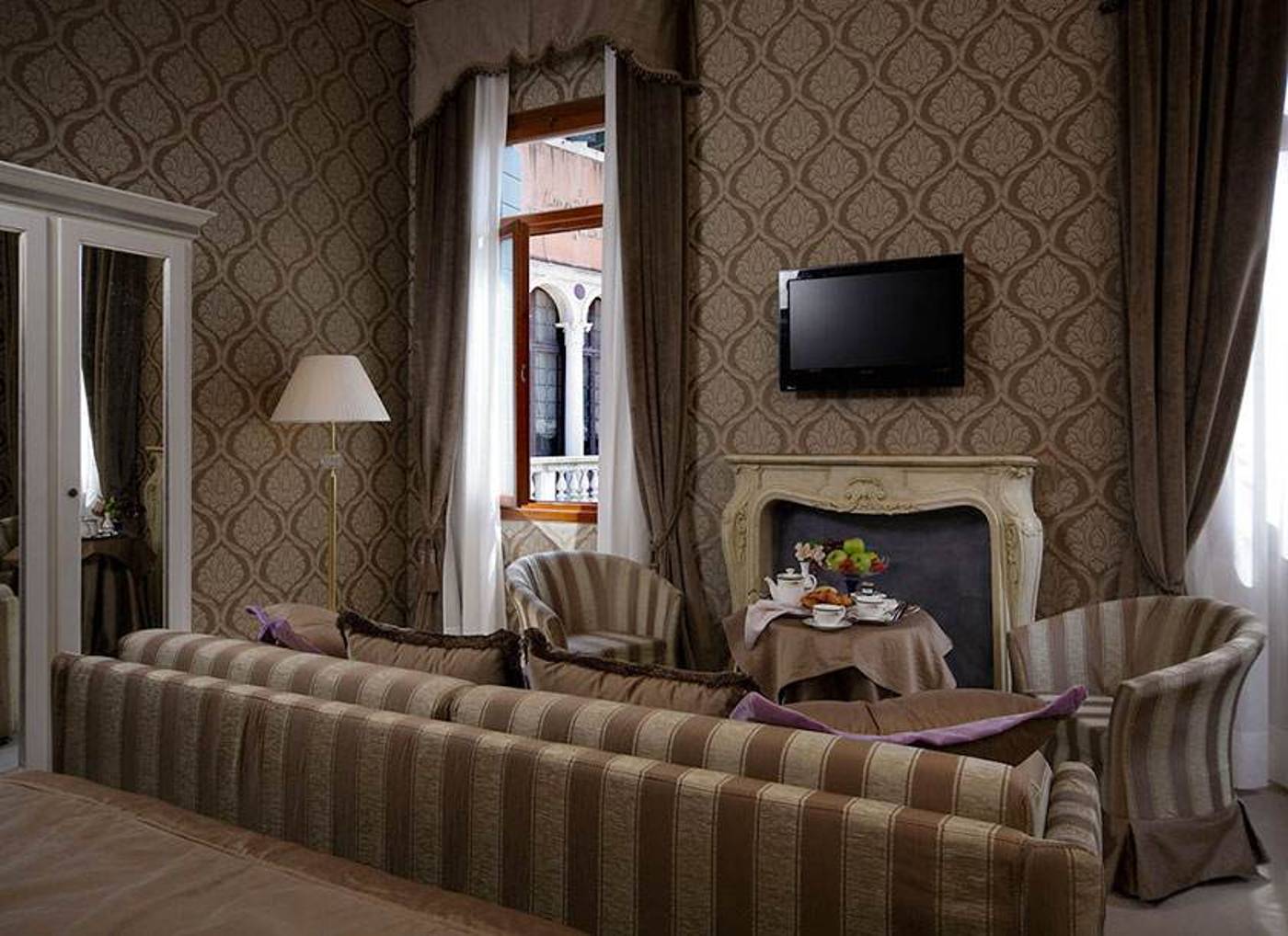 Ca--dei-Conti-Room-24