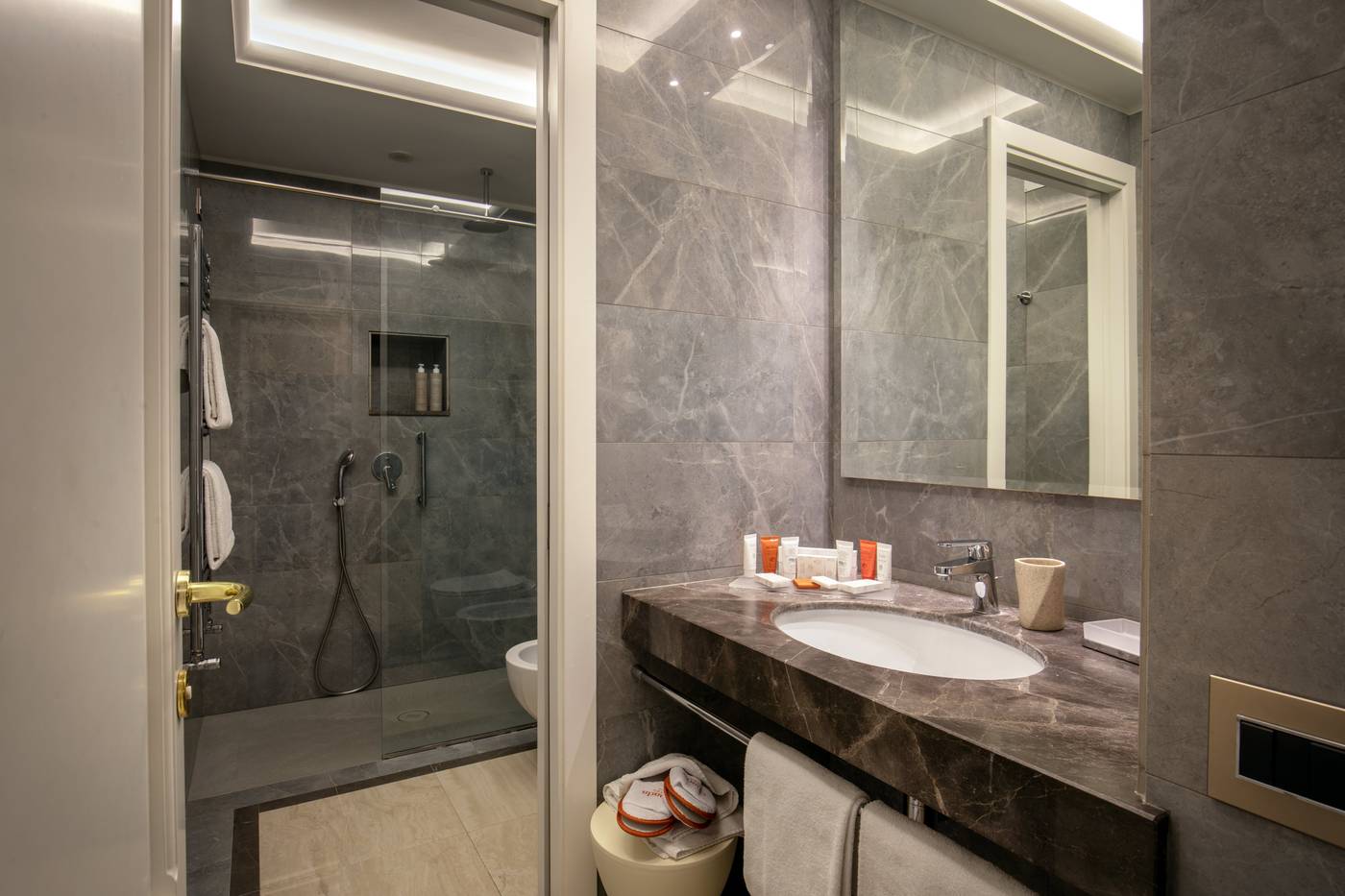 Hotel-Canada--BW-Premier-Collection-Room-45