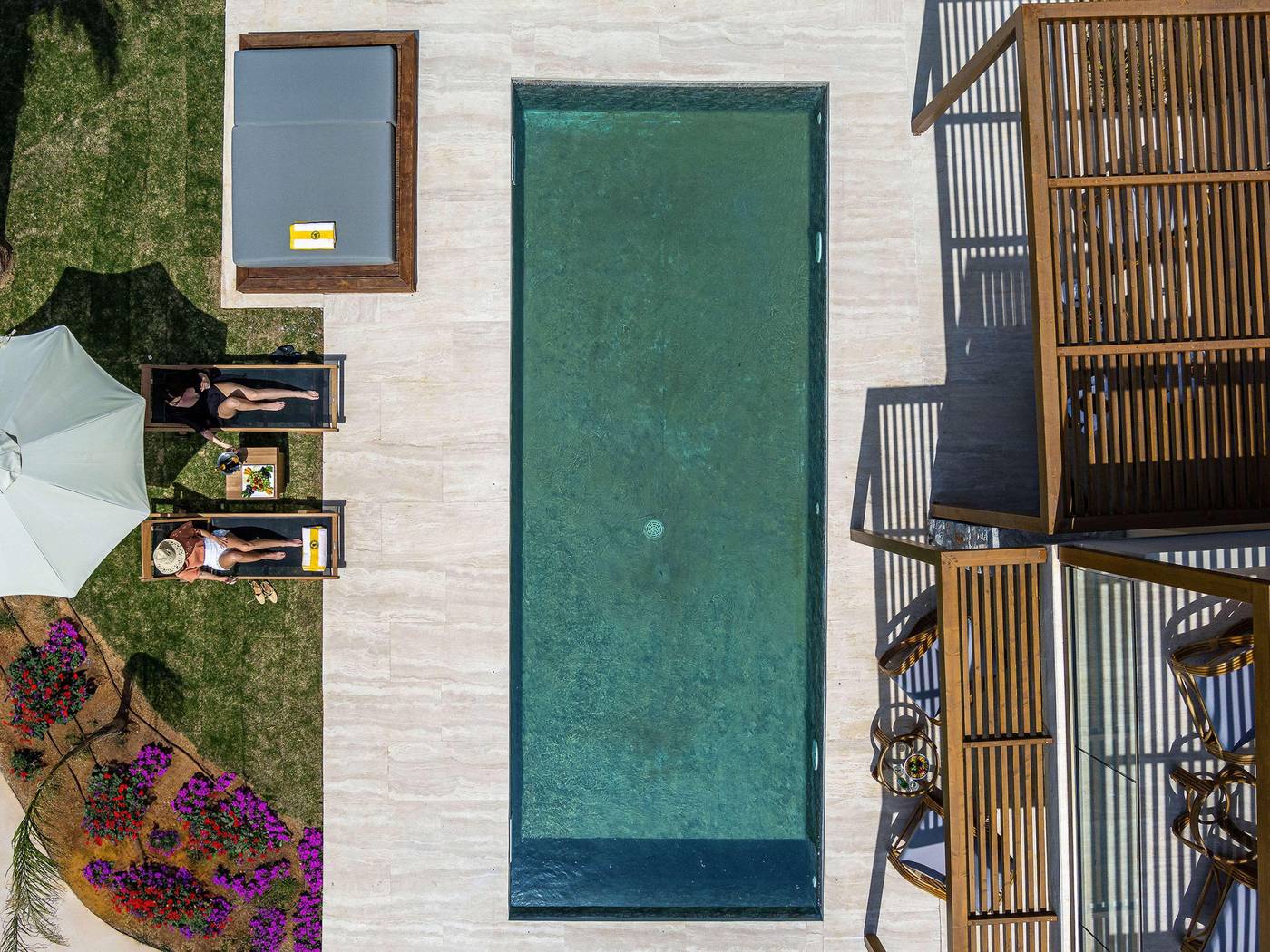 Isla-Brown-Chania--Curio-Collection-by-Hilton-Pool-14