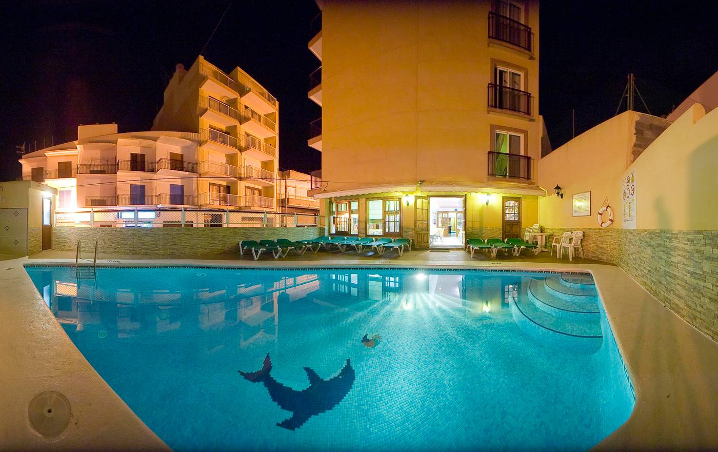 Hostal-Adelino-Pool-1