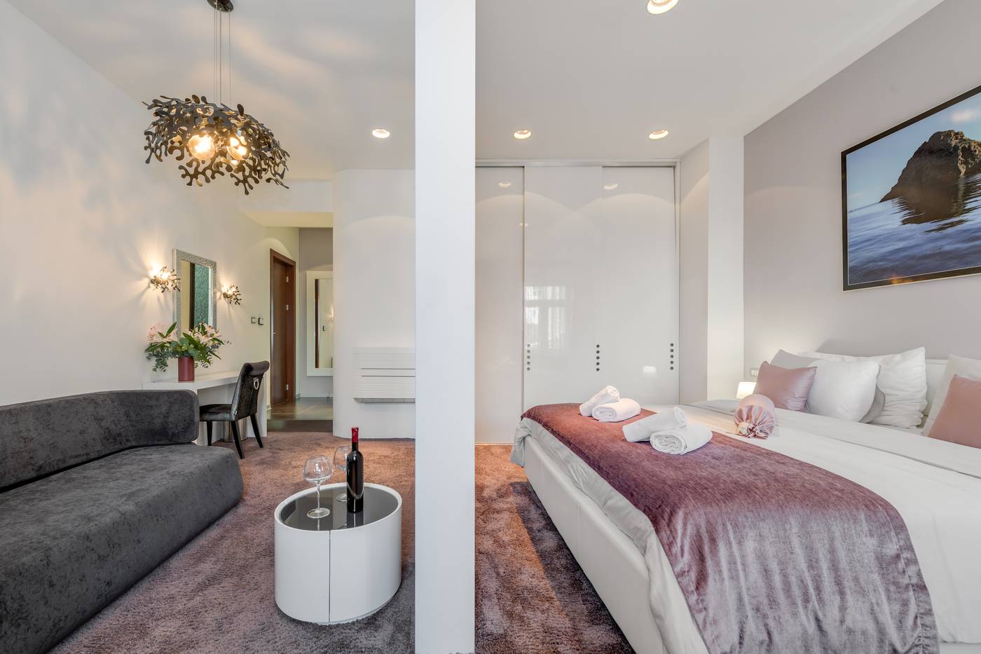 Starlight-Luxury-Rooms-Room-10