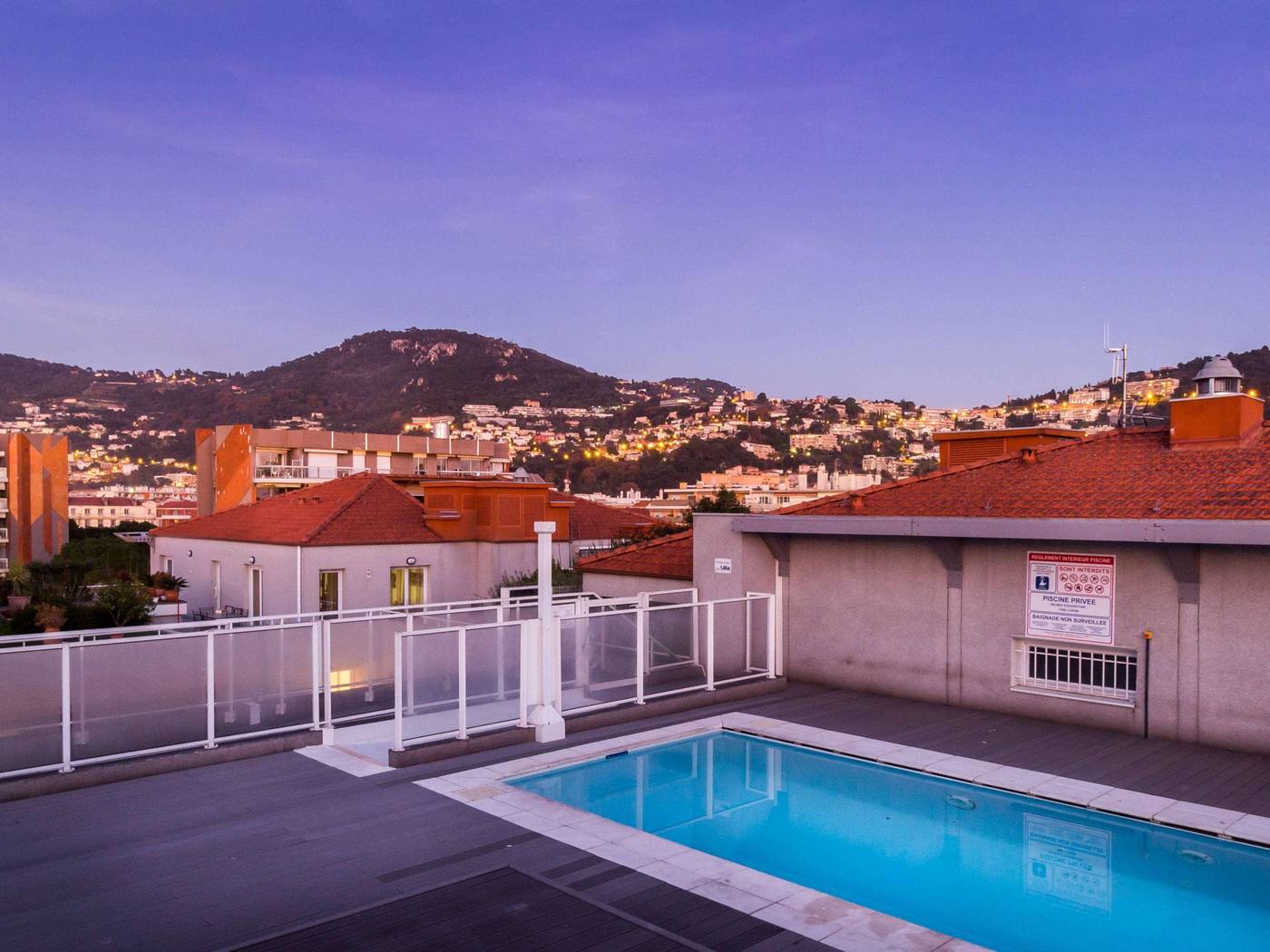 Hipark-Design-Suites-Nice-Sports-and-Entertainment-2