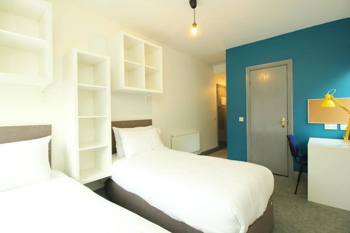 Tom-Dick-and-Harriet-s-Room-14