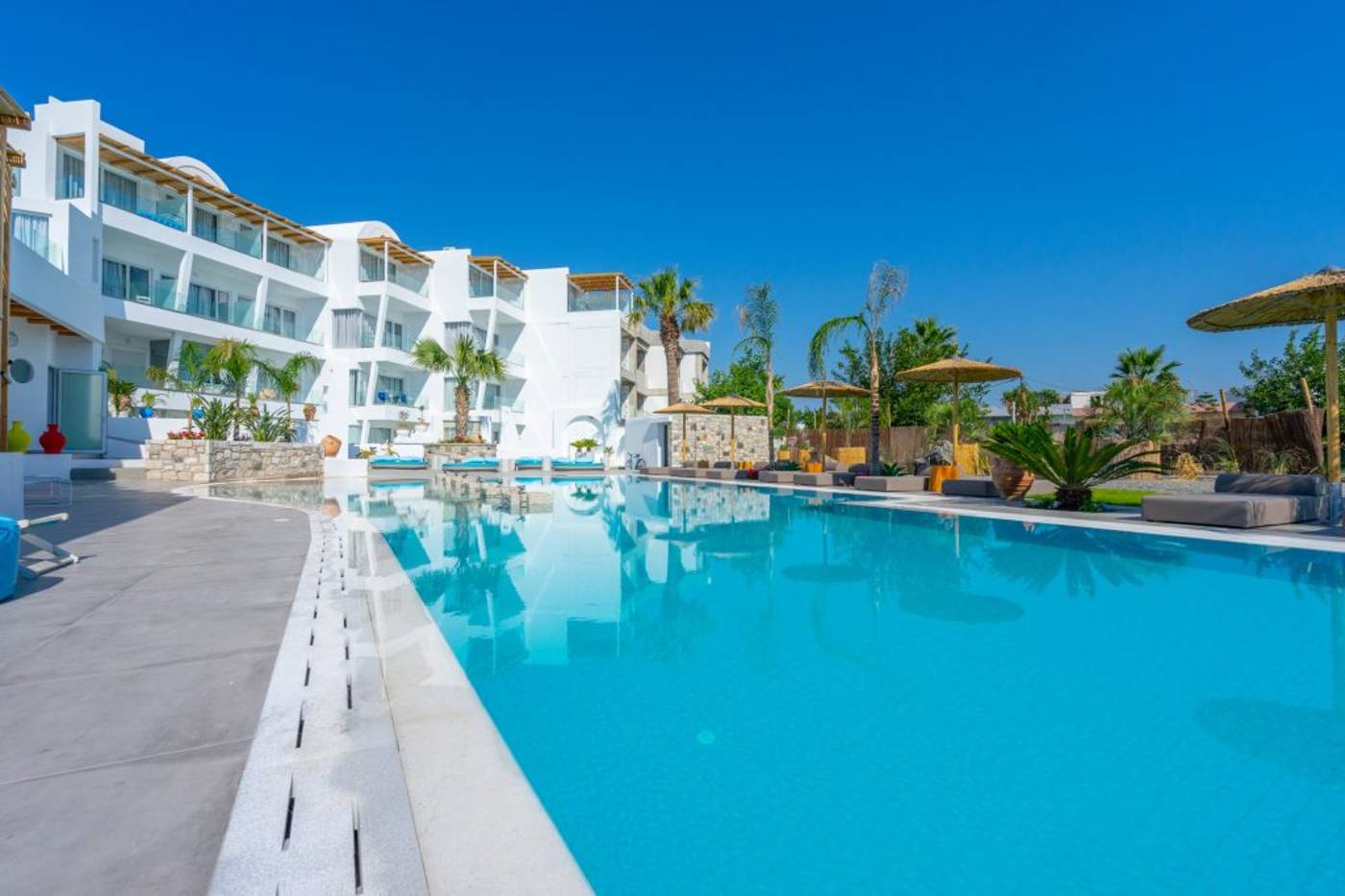 Kouros-Home---Adults-Only--16---Pool-4