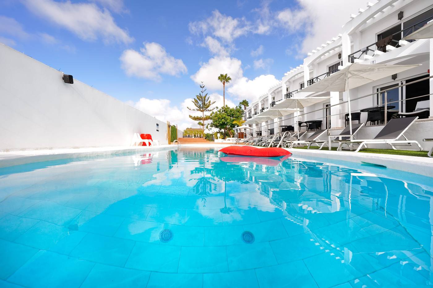 Vista-Bonita-Gay-Resort-Pool-8