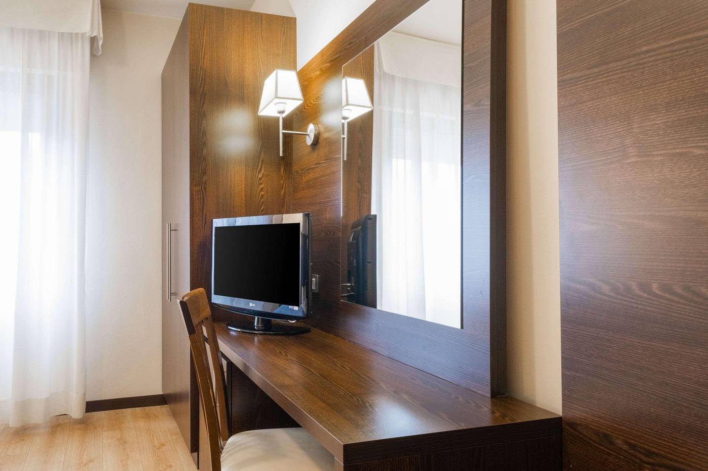 Hotel-Delfino-Room-24