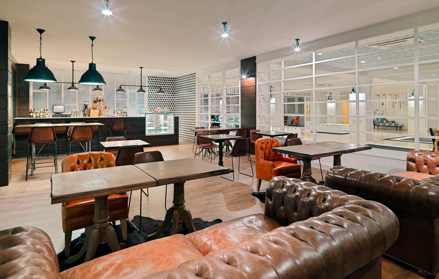 H10-Delfin---Adults-Only-Bar-42