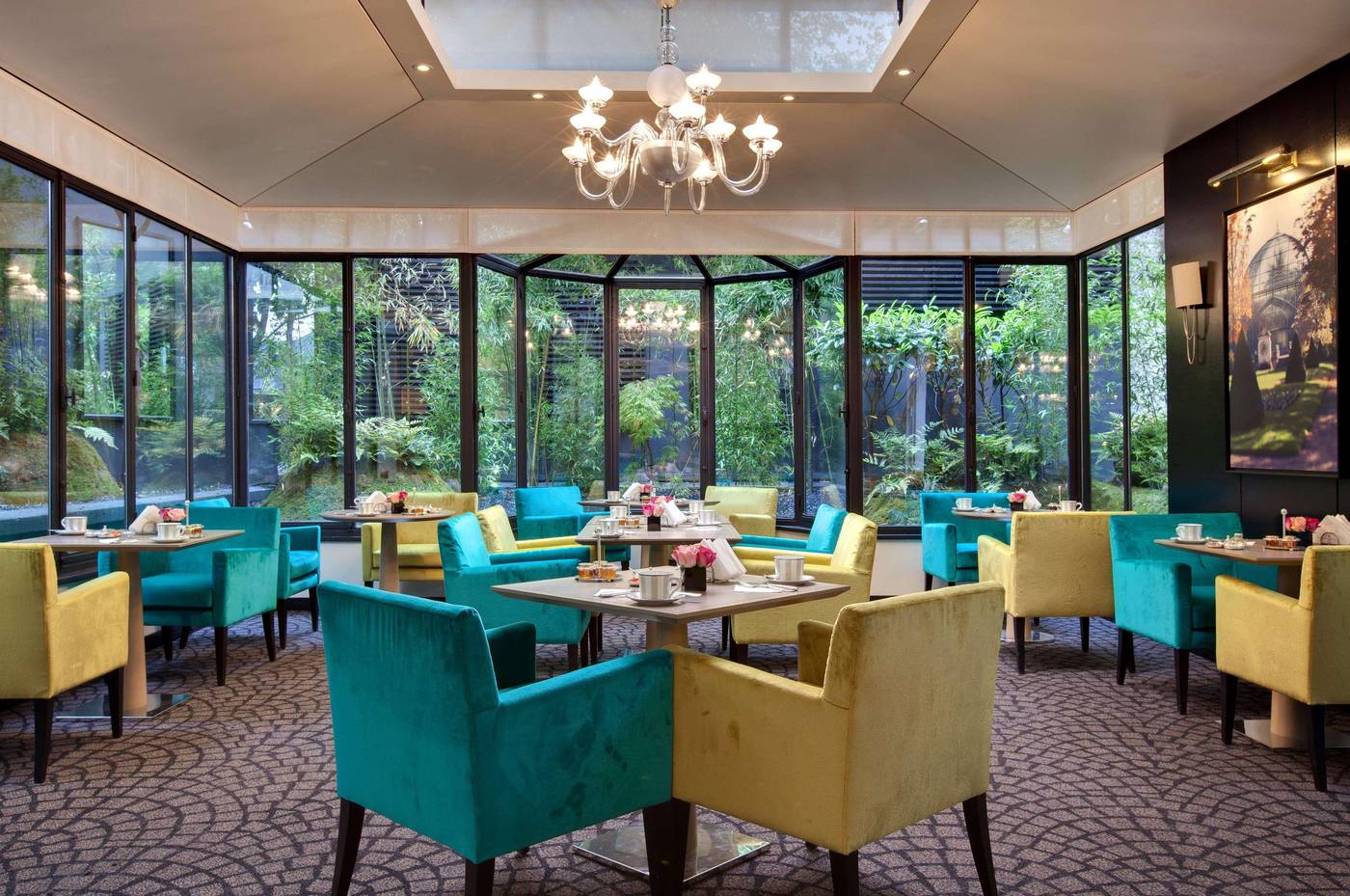 La-Villa-Maillot---Arc-de-Triomphe-Bar-12