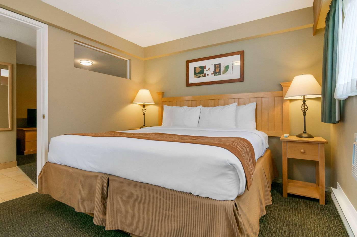 Econo-Lodge-Inn---Suites-N--Vancouver-Room-16