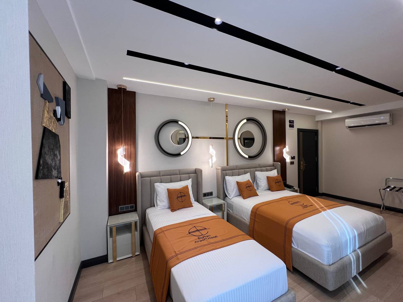 Elysian-Airport-Hotel-Room-33