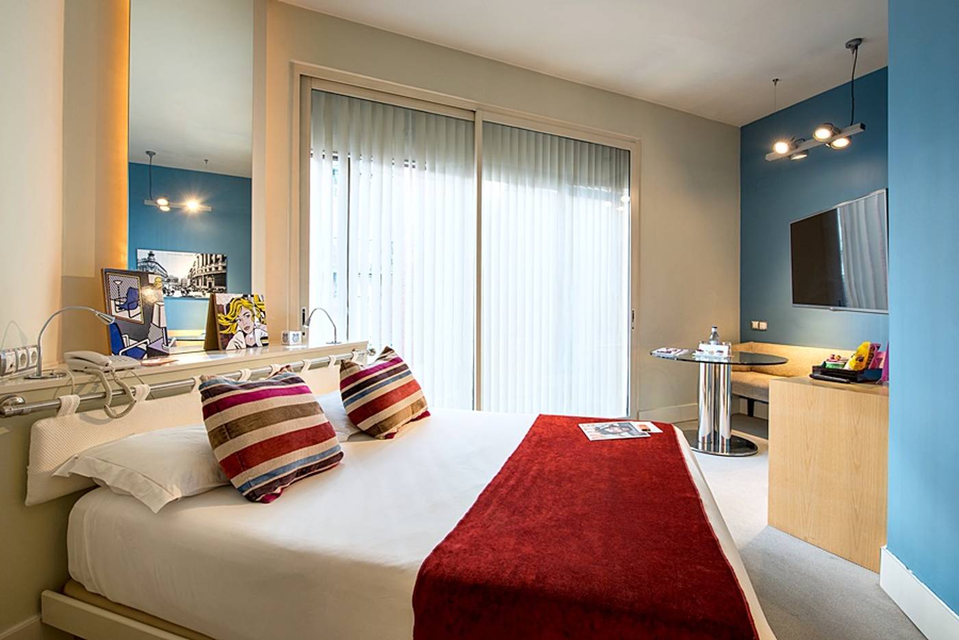 Room-Mate-Alicia-Room-18