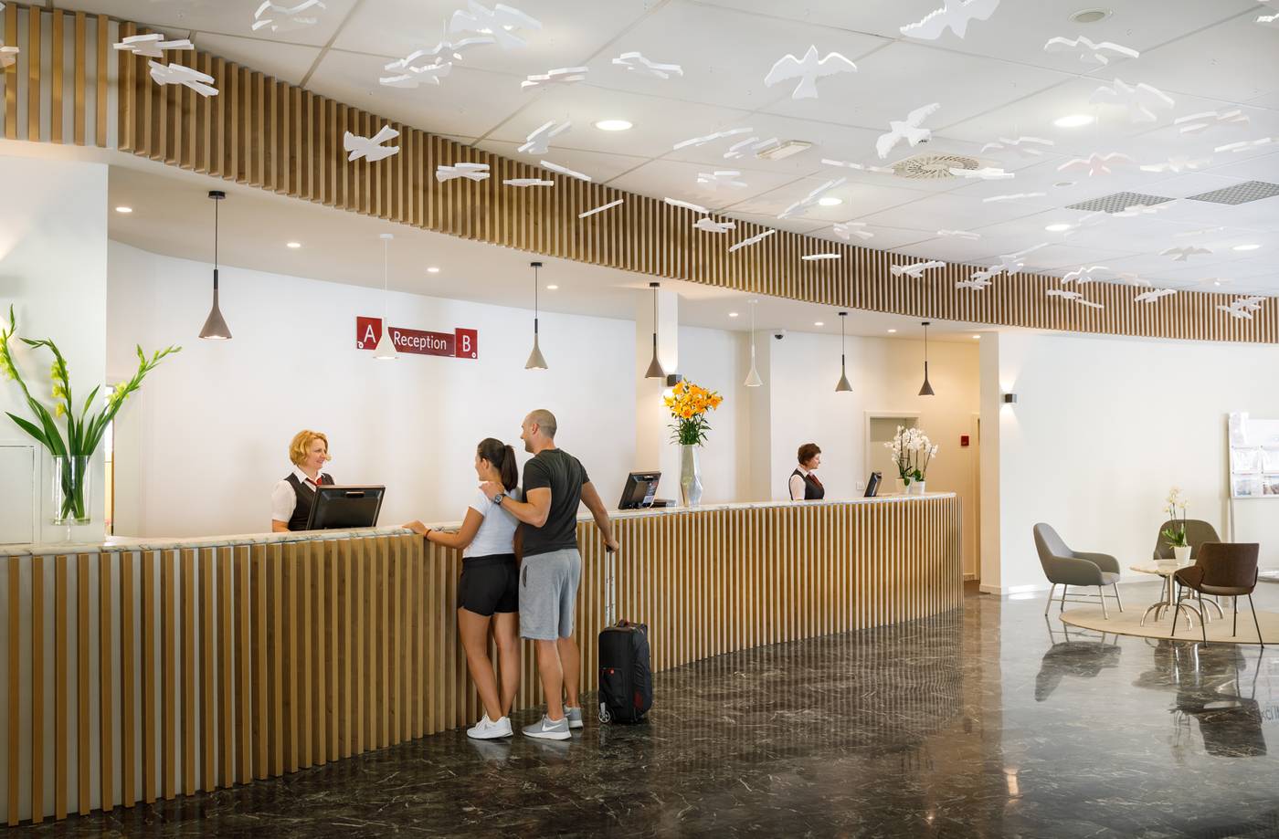 Remisens-Hotel-Albatros-Lobby-46