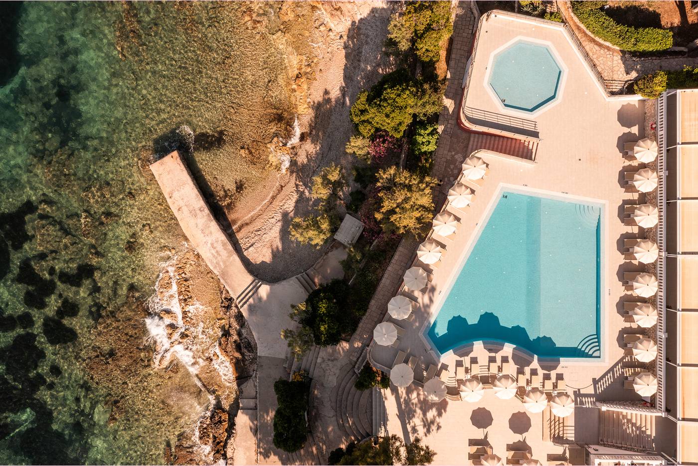 Aminess-Bellevue-Hotel-Beach-12