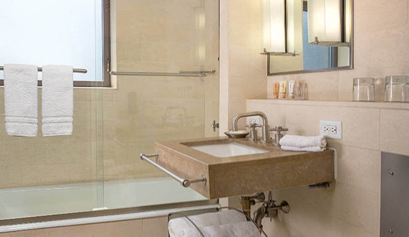 Club-Wyndham-Midtown-45-Room-12