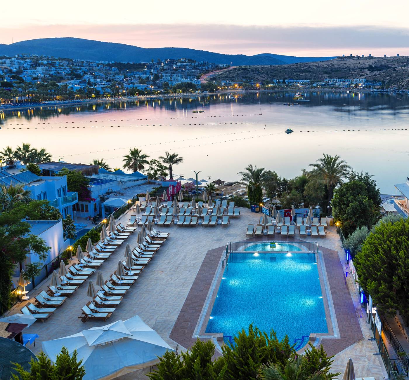 Royal-Asarlik-Beach-Pool-3